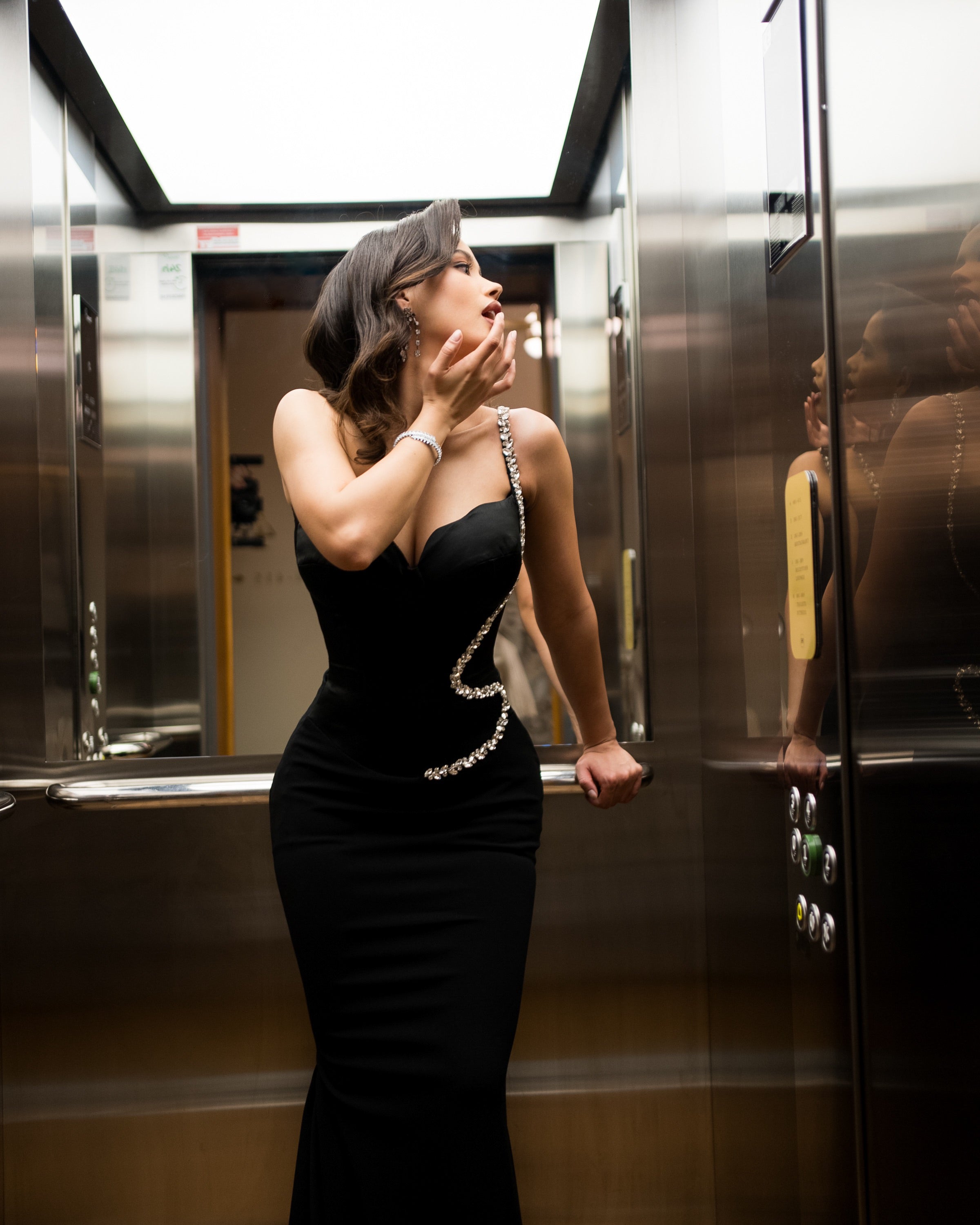 ELEGANCE ESEMBLES